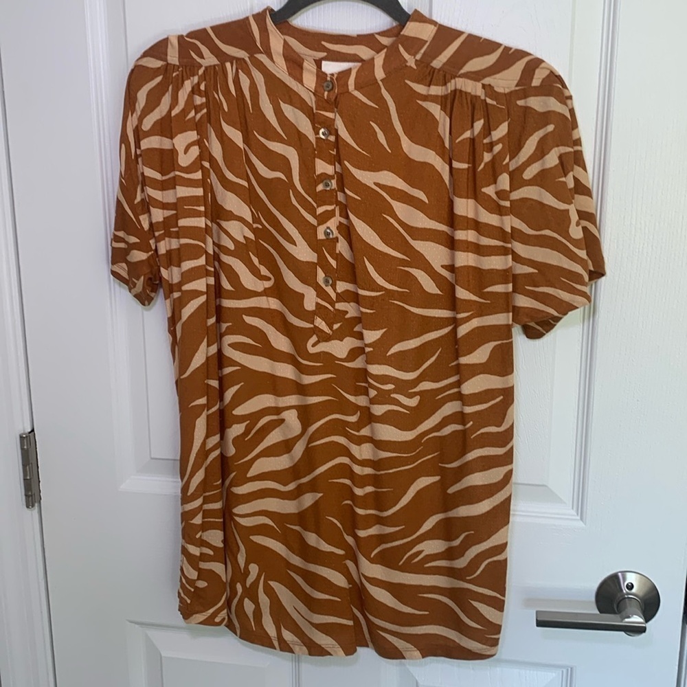 Anthropologie Maeve Windham Cedar Zebra Blouse brown size small short sleeved